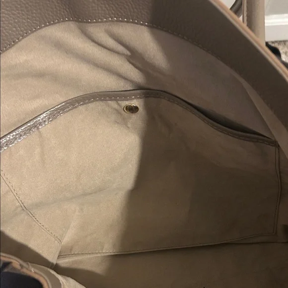 Chic Taupe Leather Tote Bag EUC ❤️❤️❤️ - Picture 10 of 12